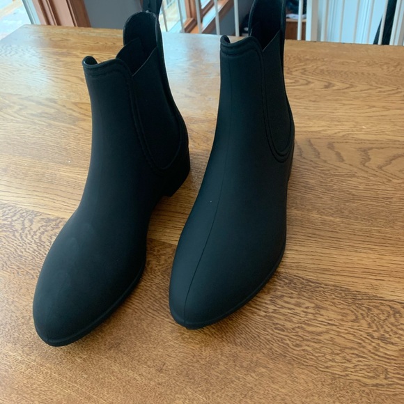 Women’s Chelsea Boot - Picture 2 of 7